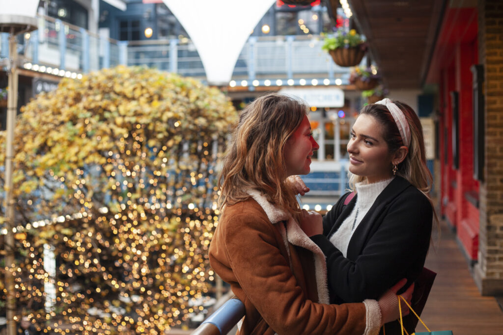 how to tell if a lesbian likes you