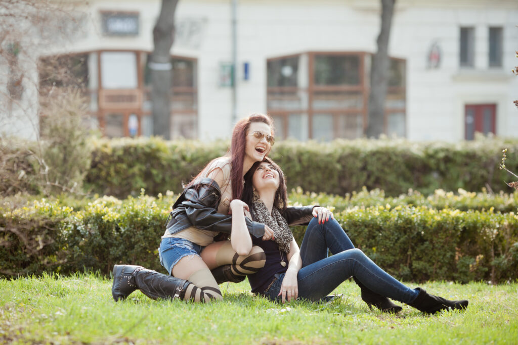 reasons to date a queer woman