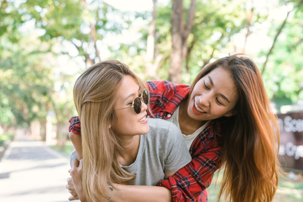 signs a lesbian likes you