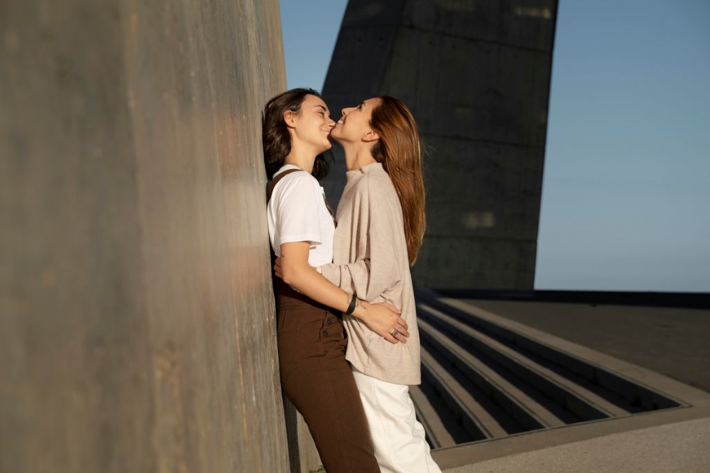 lesbian dating cycle